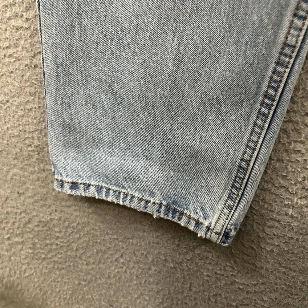 Levis Jeans Mens 36x30 Blue Denim 550 Relaxed Fit Tapered Leg Cotton Light Wash
